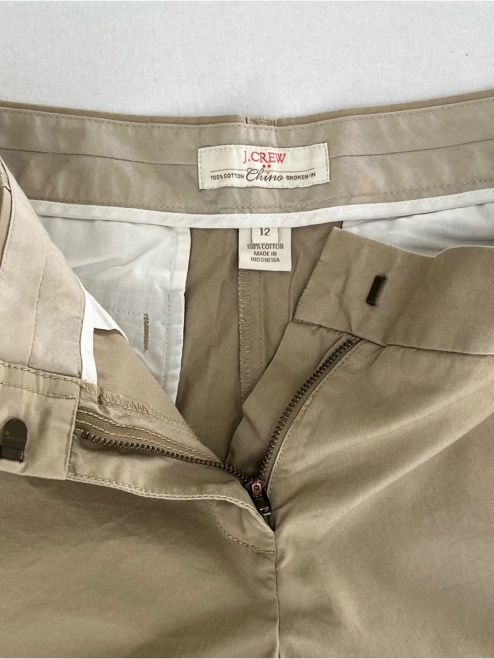 J.Crew Woman’s Broken-In Chino Khaki  Beige Shorts 100% Cotton Size 12 Gorpcore